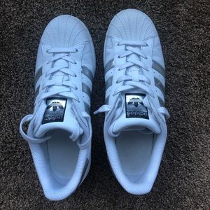 adidas Superstar women’s size 7.5 white